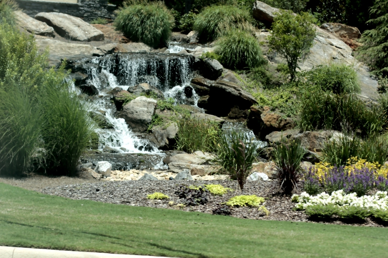 paysagiste-MONTAUROUX-min_small-garden-waterfall-rocks-natural-landscape-nature-1593483-pxhere.com